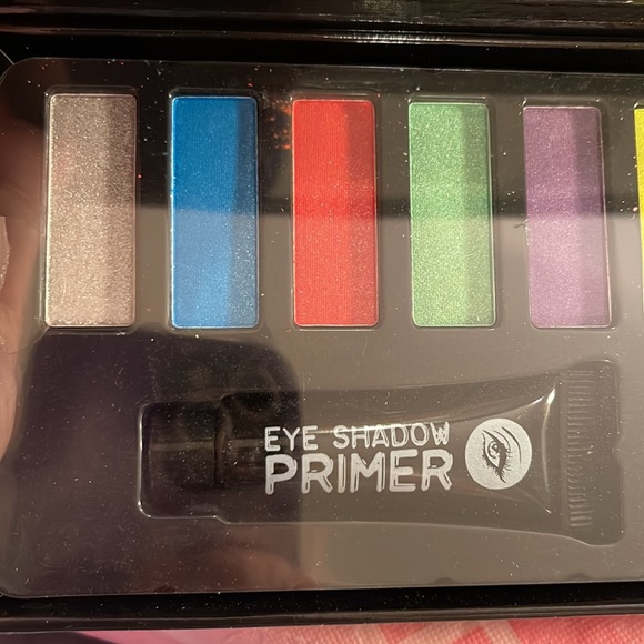 🎈SALE🎈🎀#13.MAKEUP BUNDLE🎀 - Picture 4 of 10